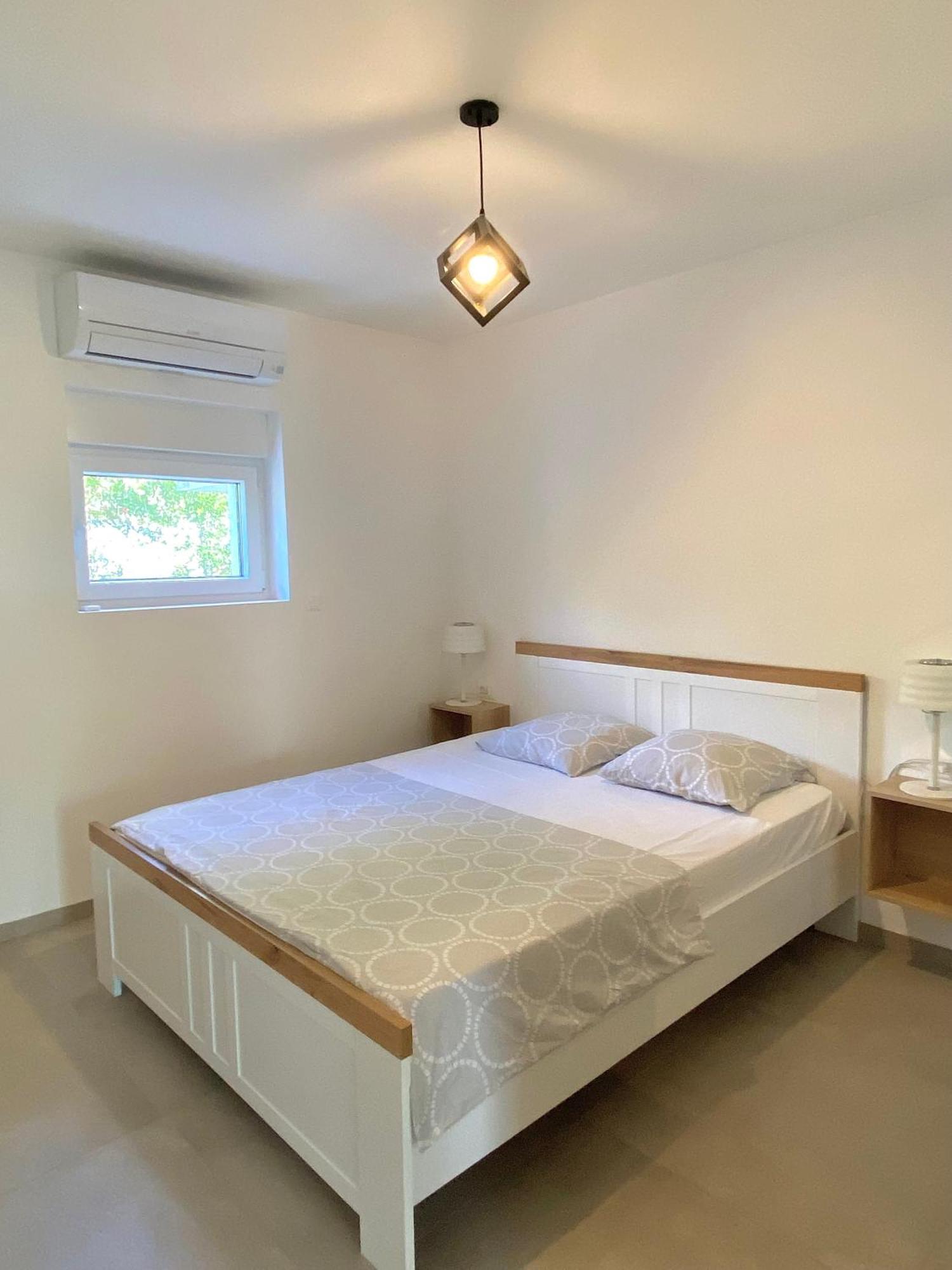 Apartmani More Kaštela エクステリア 写真