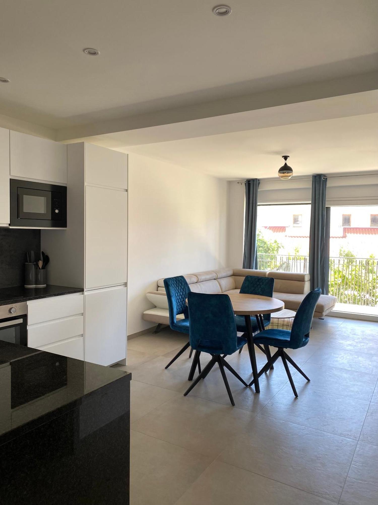Apartmani More Kaštela エクステリア 写真