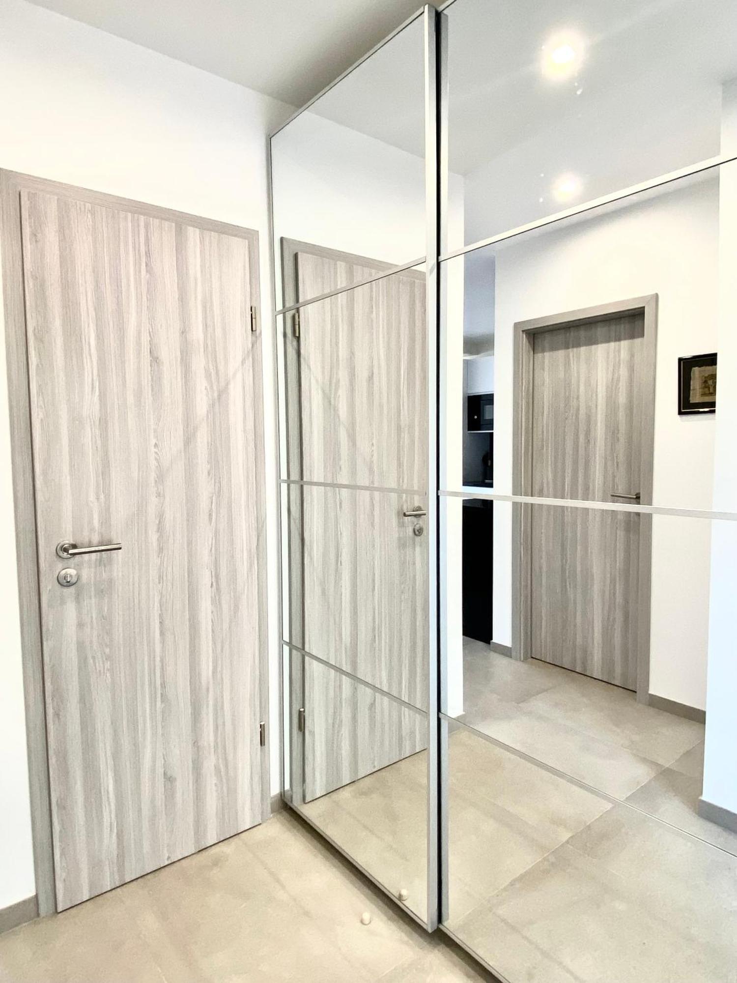 Apartmani More Kaštela エクステリア 写真