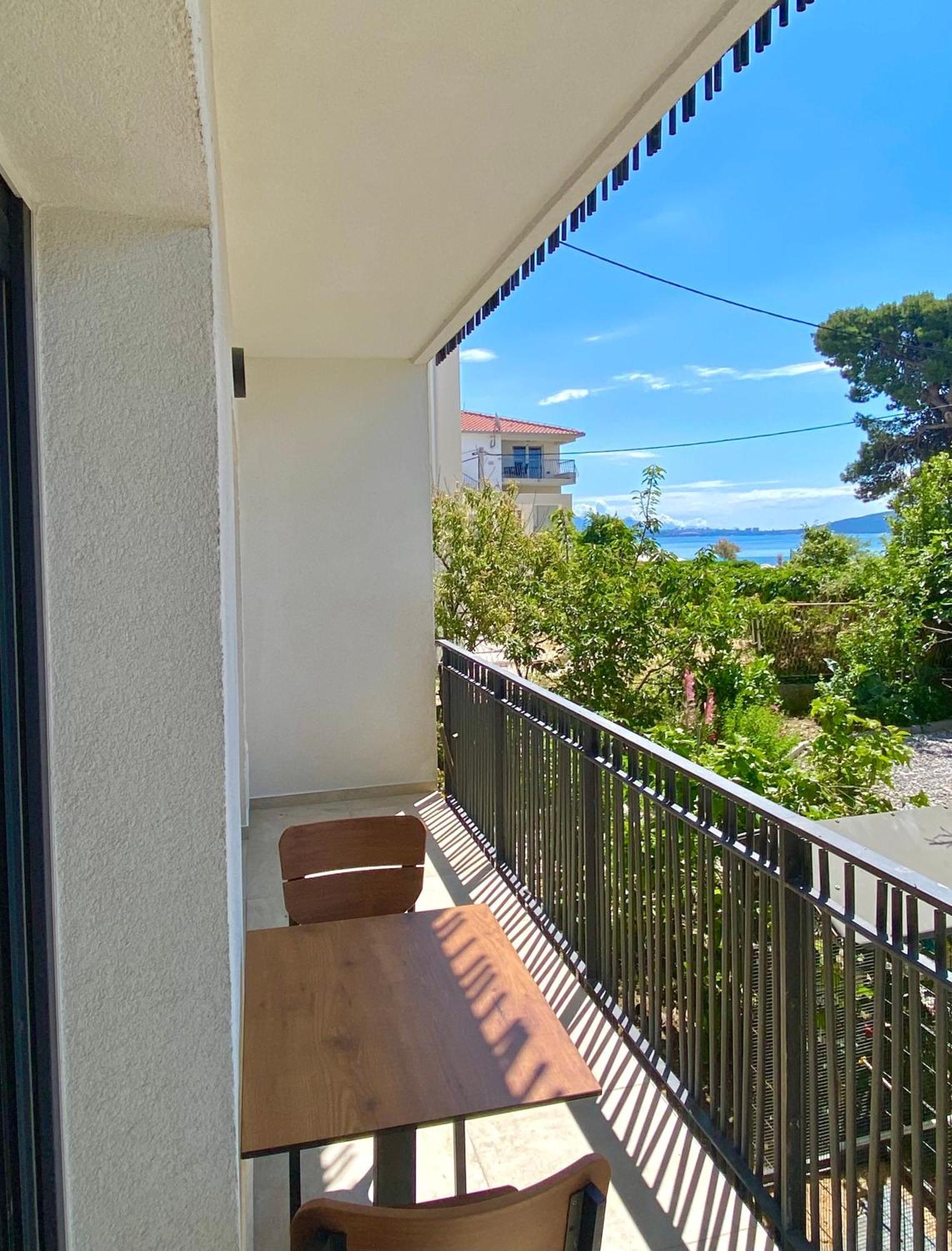 Apartmani More Kaštela エクステリア 写真